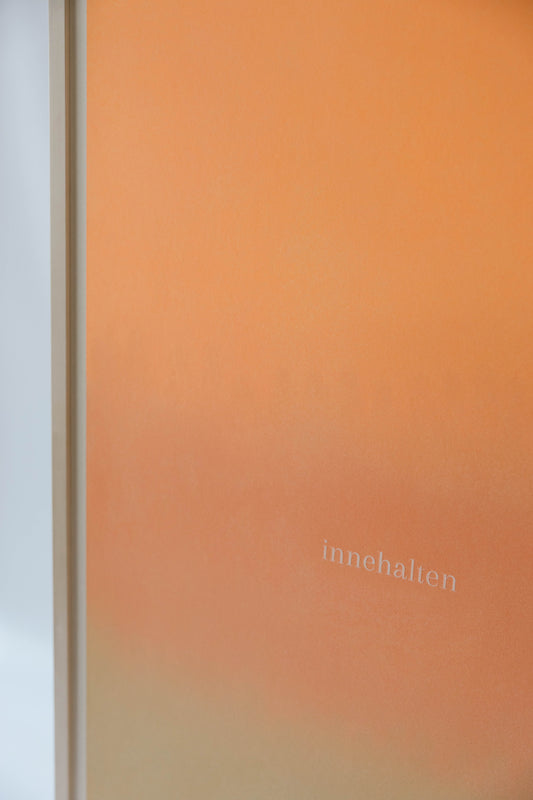 innehalten 1>1000 70x100cm in Echtholz gerahmt